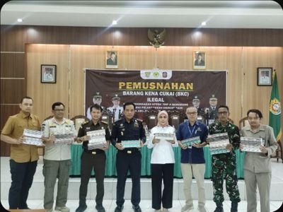 Rokok Ilegal Merugikan Masyarakat, Bupati Kendal Musnahkan 2,1 Juta Batang Rokok Ilegal
