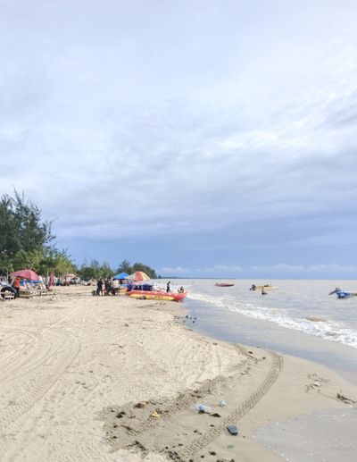Pesona Eksotis Pantai Batakan Baru: Destinasi Wisata Terfavorit di Kalimantan Selatan yang Wajib Dikunjungi!