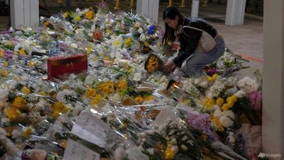 Ribuan Orang Berduka di Lokasi Kebakaran Mematikan Hong Kong, Ada 7 Korban dari Indonesia