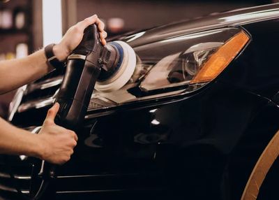 Mau Ganti Warna Mobil supaya Tampil Beda di Jalan? Ini 5 Hal yang Harus Kamu Pertimbangkan!