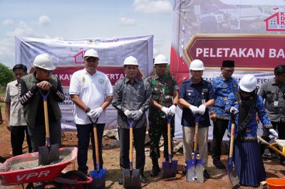 Bupati Bogor dan Menkop UKM Resmikan Peletakan Batu Pertama Koperasi Merah Putih Pakansari
