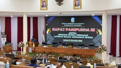 Keuangan Daerah Jayapura Menurun, Bupati Yunus Wonda Pastikan Pelayanan Publik Tetap Berjalan