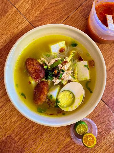 Wisata Kuliner: Mencicipi Soto Banjar di Tempat Paling Legendaris
