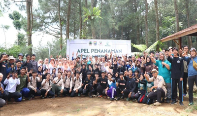 PLTU Batang dan DLHK Jateng Tanam 500 Bibit Pohon di Desa Tombo