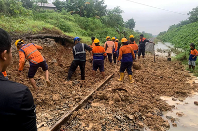 Kemenhub Rehabilitasi Jalur Kereta yang Rusak Akibat Bencana di Sumatera