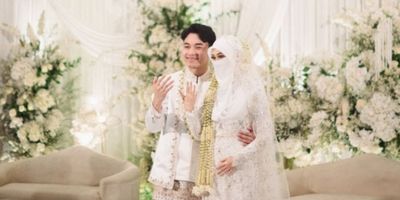 Jarang Pamer Kemesraan, Begini Perjalanan Fiki Naki dan Tinandrose sampai Sah di Pelaminan