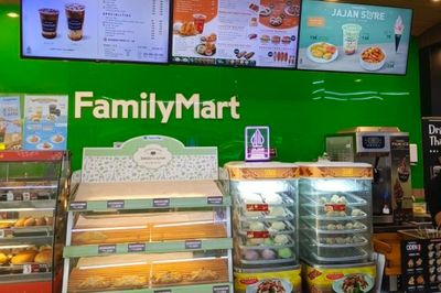 10 Jajanan Terenak dan Murah di Family Mart yang Wajib Kamu Coba!
