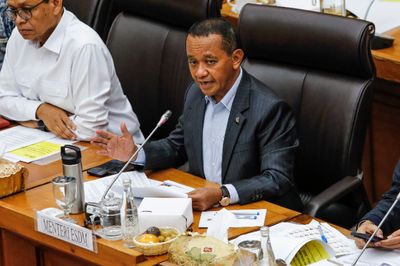 Cabut Ratusan IUP, Menteri ESDM: Ekonomi Boleh Didapatkan tapi Lingkungan Harus Dijaga!