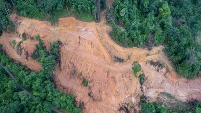 Peringatan Banjir dan Longsor di Jawa Barat: Kerusakan Lingkungan Memicu Ancaman!