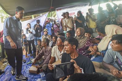 Kunjungi Pengungsian, Wapres Gibran Tegaskan Bantuan Logistik dan Perbaikan Infrastruktur Dipercepat