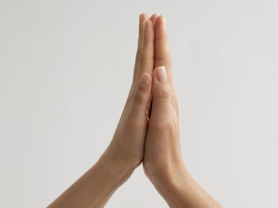 7 Puisi Singkat tentang Maaf: Kata-kata Ringkas Tapi Ngena di Hati