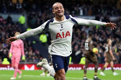 Tottenham Menang 3-0 atas Slavia Praha, Thomas Frank Puji Etos Kerja Xavi Simons