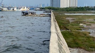Rencana Perbaikan Permanen Tanggul Laut Bocor di Jakarta Utara