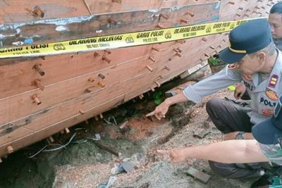 Pekerja Pinisi di Sinjai Tewas Tersengat Listrik Saat Mengebor di Bawah Kapal