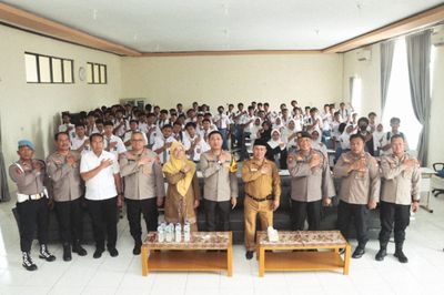 Polres Metro Tangerang Kota Ajak Pelajar SMKN 4 Bijak Bermedsos