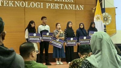 Sebanyak 162 Mahasiswa UGM yang Terdampak Bencana Banjir Sumatera Terima Bantuan