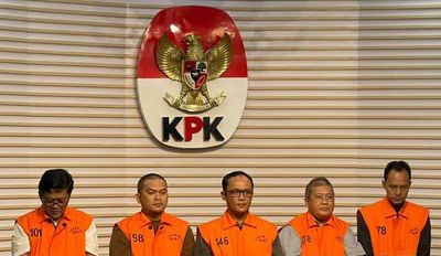 Bupati Lampung Tengah dan Adiknya Kompak Ditetapkan sebagai Tersangka oleh KPK