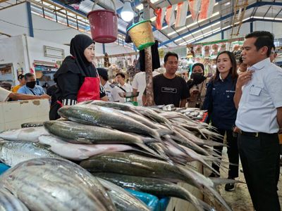 Jelang Nataru, Bupati Irwan Pastikan Sembako Cukup dan Harga Terkendali