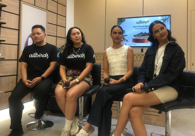 Kolaborasi Allbirds bersama Duo Kembar Veronika dan Valerie: Bukti Sepatu Keberlanjutan Bisa Tetap Modis