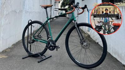Pria yang Pernah Gowes ke Makkah Kini Lelang Sepedanya untuk Bantuan Korban di Sumatra