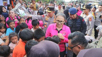 Ketua Bhayangkari Turun ke Aceh Tamiang, Pastikan Pengungsi Dapat Bantuan Lengkap