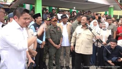 Kunjungan Presiden Prabowo Subianto ke Posko Pengungsian di Langkat