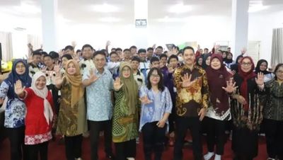 Perangi Hoaks dan Pornografi, Polda Kaltim-Diskominfo Edukasi Pelajar Cerdas Bermedia Sosial