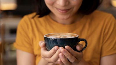 Dampak Konsumsi Kopi Harian: Manfaat dan Risiko yang Perlu Diketahui