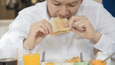 Menghindari Kebiasaan Buruk dalam Pola Makan Sehari-hari