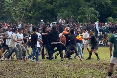 Turnamen Sepakbola Tarkam di Sinjai Ricuh, Wasit Dikeroyok Suporter hingga Lapor Polisi