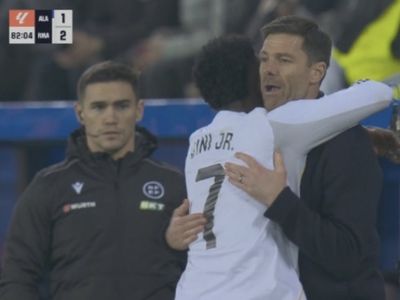Pelukan Vinicius untuk Xabi Alonso Jadi Sorotan, Bukti Ruang Ganti Madrid Tetap Solid