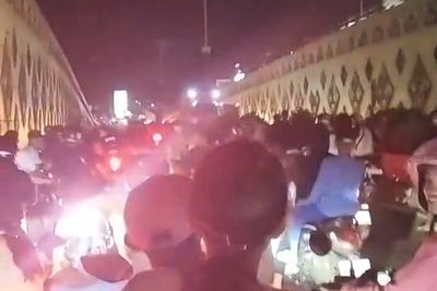 Bak Penguasa Jalan, Rombongan Pengantar Jenazah Ugal-ugalan Bikin Macet Poros Makassar-Maros