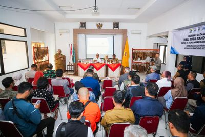 Pemkot Bandung Dorong Penanganan Sampah dan Ketertiban Lingkungan di Citarum