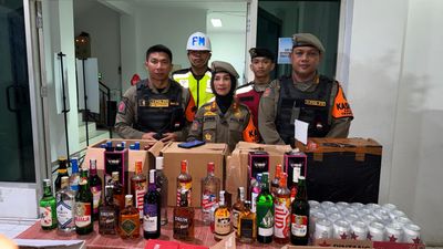 Ratusan Botol Miras Ilegal Disita di Suryanata, Satpol PP Bongkar Modus Penyimpanan di Dalam Mobil