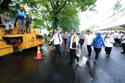 Gubernur Sulsel Mulai Proyek Preservasi Jalan Paket 1 Senilai Rp430 M di Jalan Hertasning Makassar