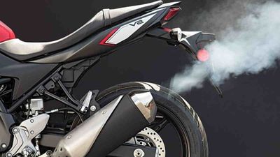 Rutin Panasin Motor, Apakah Benar Bisa Hindari Aki Cepat Rusak?