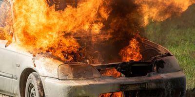 Mobil Terbakar di Tanjung Batu, Diduga Jadi Tukang Tap