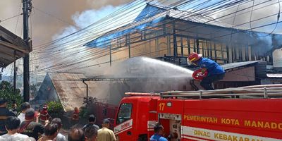 2 Unit Rumah, Dan Bangunan Sekolah SD Dilahap Api di Mahakeret Timur