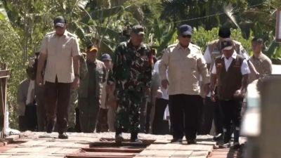 Presiden Prabowo Tinjau Proyek Jembatan Bailey Mantuang di Padang Pariaman