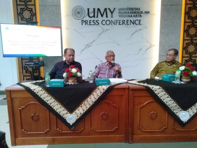 UMY Bebaskan SPP Mahasiswanya yang Terdampak Banjir dan Longsor di Sumatra