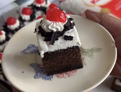 17 Ide Nama Usaha Black Forest yang Elegan, Kekinian, dan Mudah Diingat
