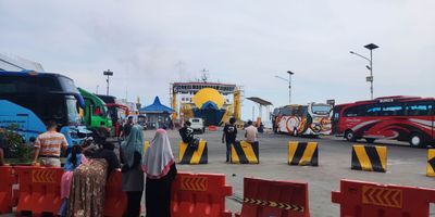 Pelabuhan Merak Mengalami Peningkatan Penumpang 16,4 Persen Pada H-6 Nataru 2025