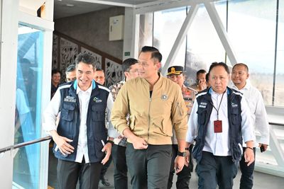 Menko AHY Tinjau Kesiapan Layanan ASDP di Pelabuhan Merak Jelang Nataru