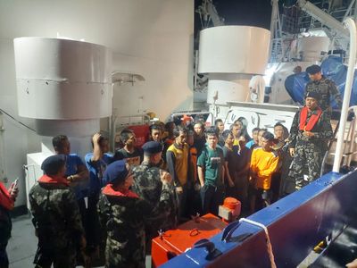 KM Maulana 30 Terbakar di Perairan Lampung, 25 ABK Selamat, 8 Orang Masih Dalam Pencarian