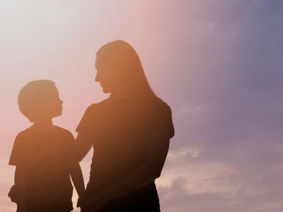 7 Puisi Singkat tentang Hari Ibu 2025 yang Penuh Rasa dan Makna