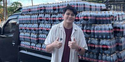 Gacor! 5400 Botol Coca-Cola Ludes Dibagikan Valen Rewah!