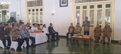 Tradisi Sejak Era HB IX, Sultan HB X Salurkan Living Cost untuk Mahasiswa Sumatra Dan Ingatkan Jangan Sampai Putus Kuliah di Jogja