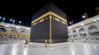 Pembatasan Penerbangan di Atas Makkah: Antara Kesucian dan Kebijakan Keamanan