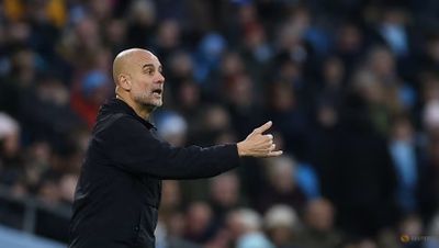 Guardiola Peringatkan Pemain Man City agar Tak Kebablasan Saat Makan Natal