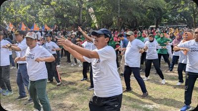 Kenalkan Pantai Kartini Kepada Masyarakat Luas Sebagai Keindahan Lokal Rembang, Melalui Kegiatan Senam